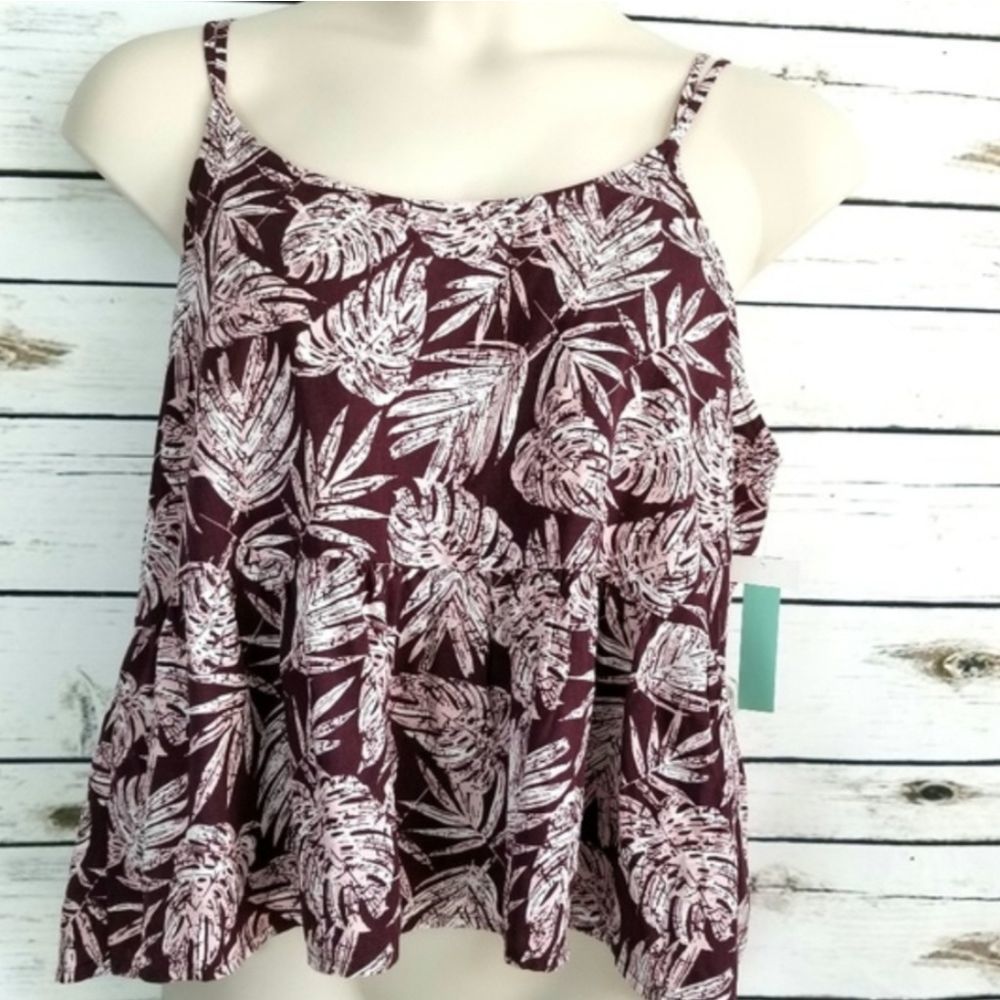 ABOUND FLARE LEAF PATTERN CROP TANK